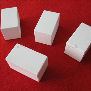 Izolacja 95 Blok tlenku glinu Dostosowany rozmiar Pręt ceramiczny Al2O3 o wysokiej twardości