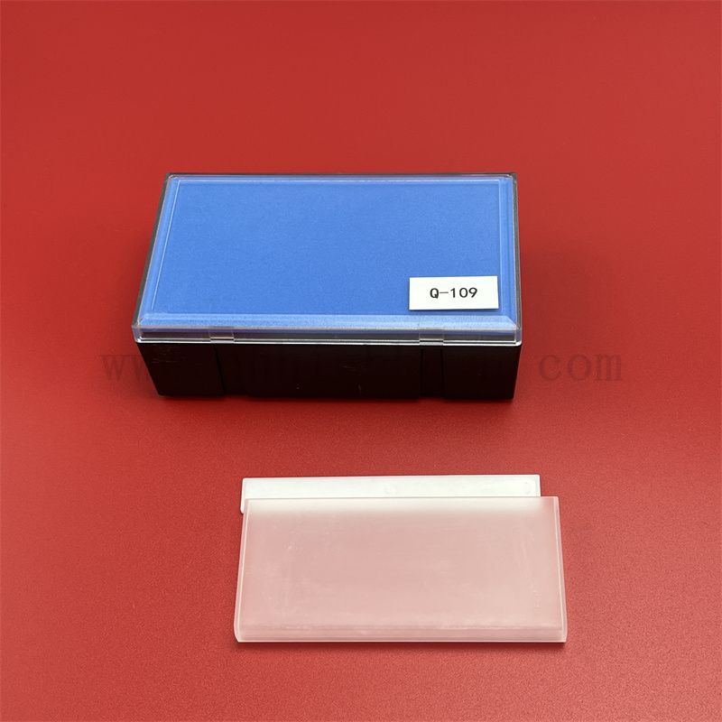 Laboratoryjne spektrofotometr basenowy Duża szklana kuwetka 35 ml Q109 standardowa szklana komórka kwarcowa