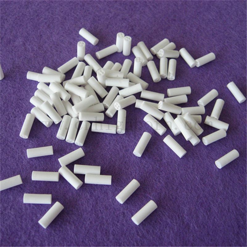 Dostosowana 95 rurka glinu czteroosowa biała rura ceramiczna o wysokiej wytrzymałości Al2O3