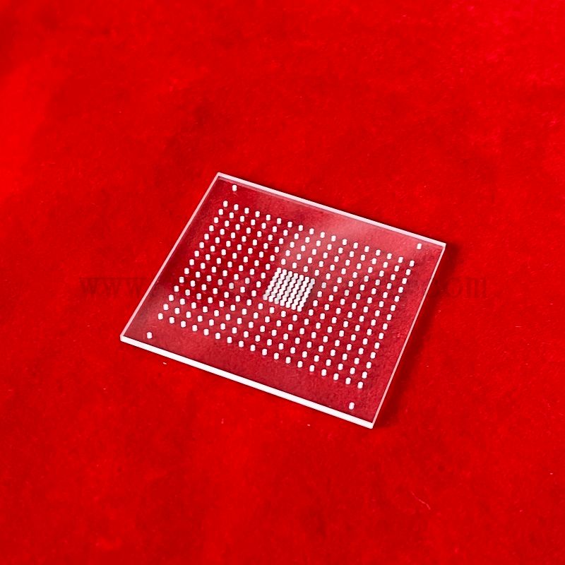 92% transmitancji podłoża szklanego kwarcowego z otworami wiertarkami laserowymi