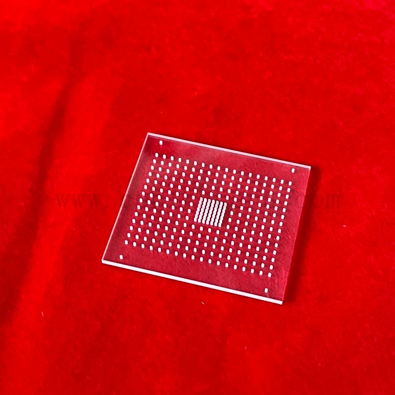 92% transmitancji podłoża szklanego kwarcowego z otworami wiertarkami laserowymi