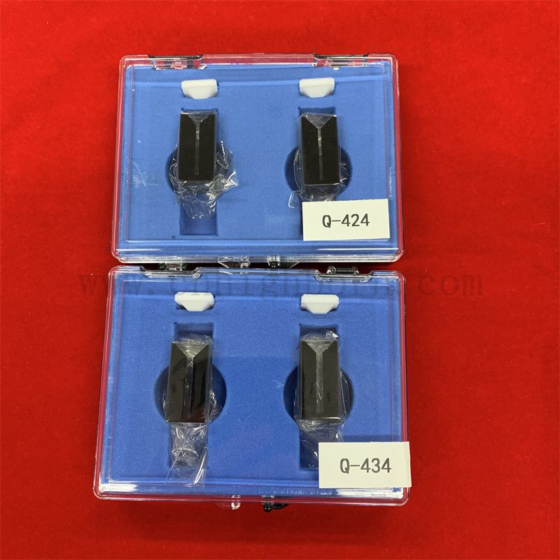 Wysoka precyzja Q424 Czarna ściana Wysoka czystość mikro kwarc kuweta 0,15 ml Flowthrough Cell z LID PTFE