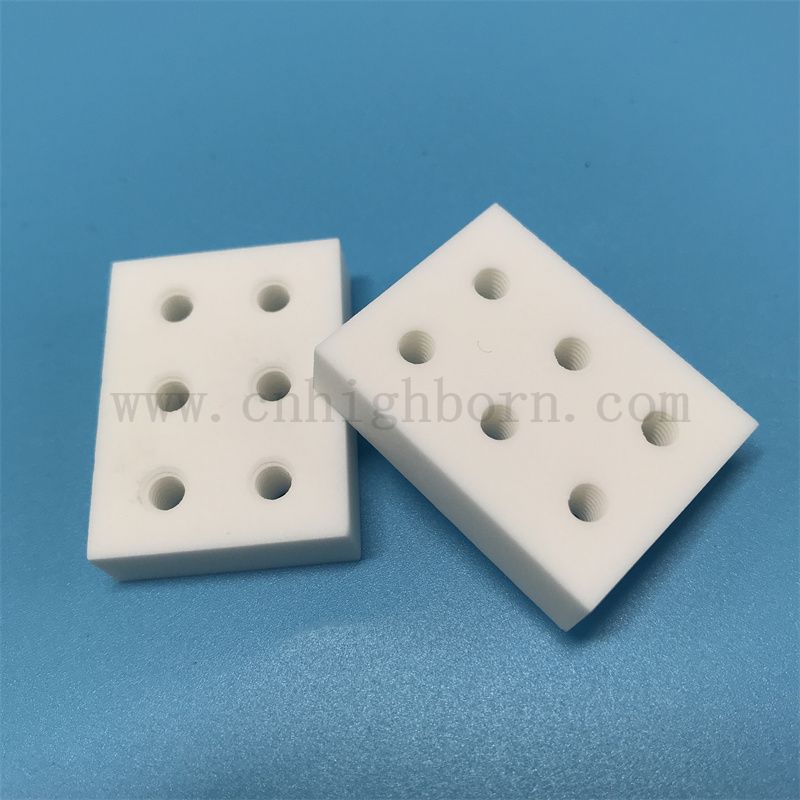 Szklana tablica ceramiczna o niskiej gęstości Brak porowatości płyty Macor z otworem