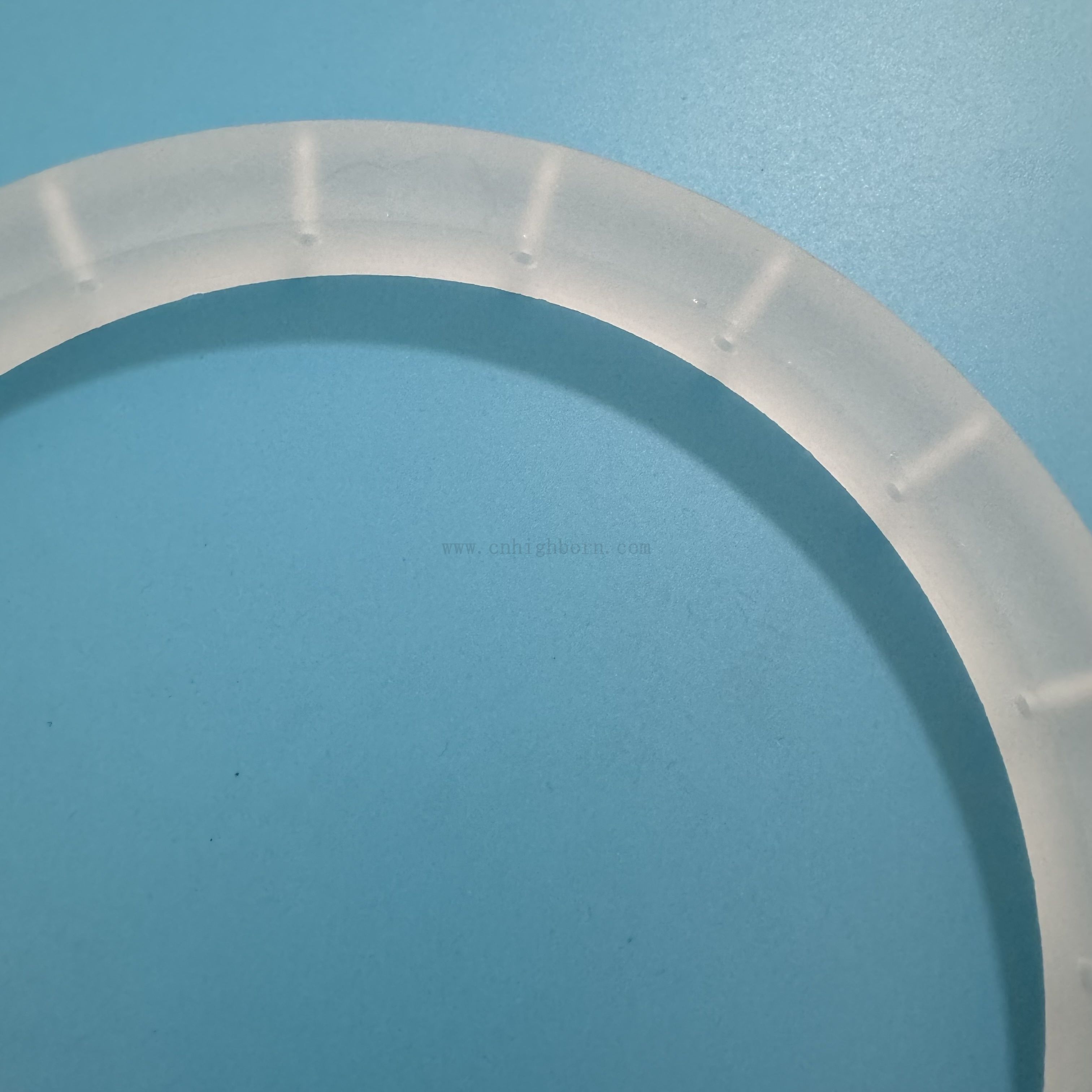 Odporność na ciepło matowy kwarcowy kołnierz z otworem do zastosowań przemysłowych