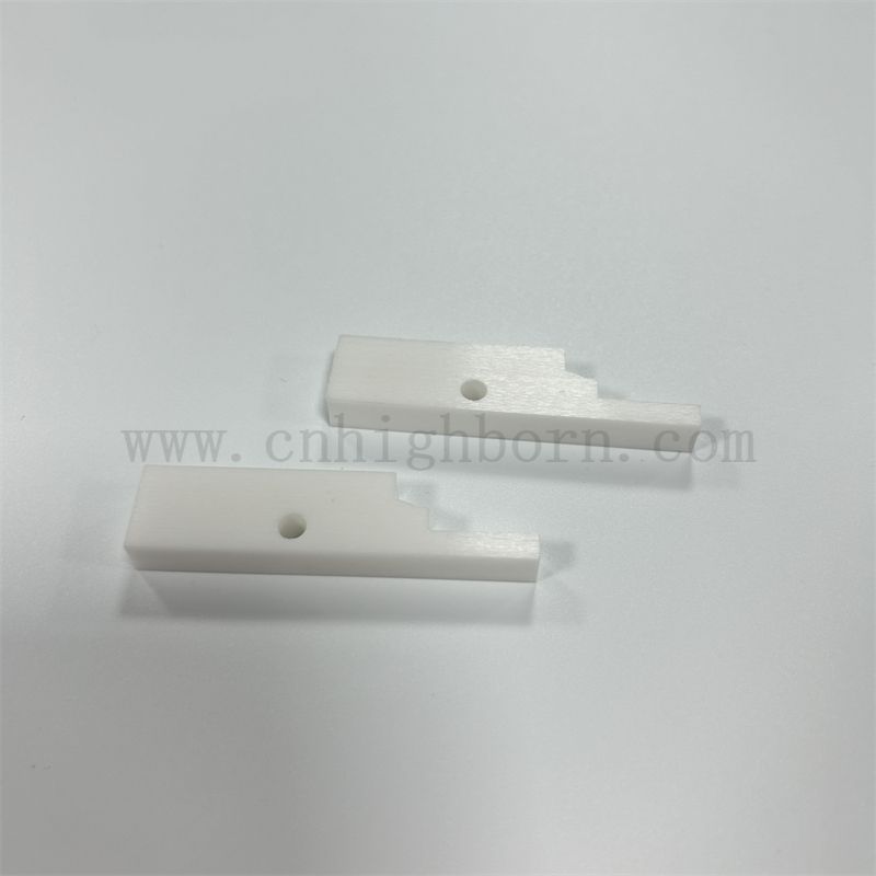 Precyzyjna obróbka niestandardowa odporna na korozję cyrkonia ceramiczna zro2 pręta z otworem