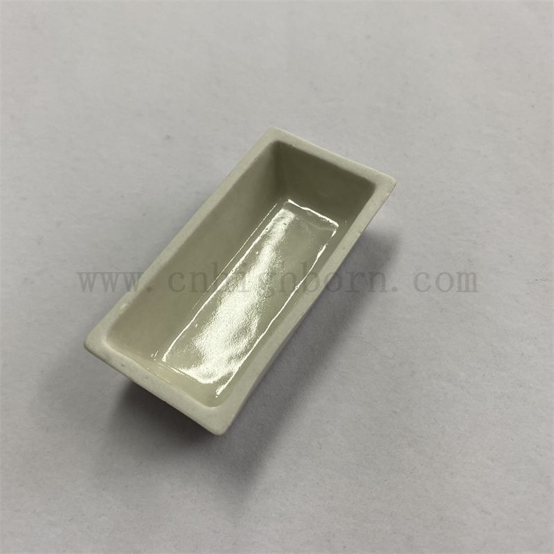 55 × 28 × 12 mm Alumina Ceramiczna Trapezoidalna łódź porcelanowa kielicha