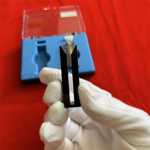 Szkło laboratoryjne Mikrokuweta z kuwetą kwarcową 1 ml z czarną ścianką Kuweta ze szkła kwarcowego z pokrywką