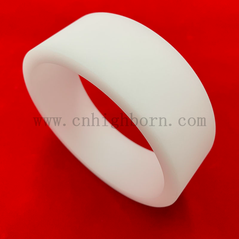 Kołnierz kwarcowy w kolorze mlecznobiałym