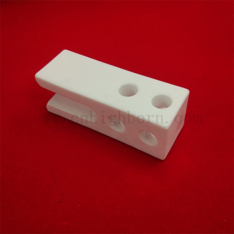 Odporność na zużycie 95% AL2O3 Alumina Izolacja Ceramiczna Część
