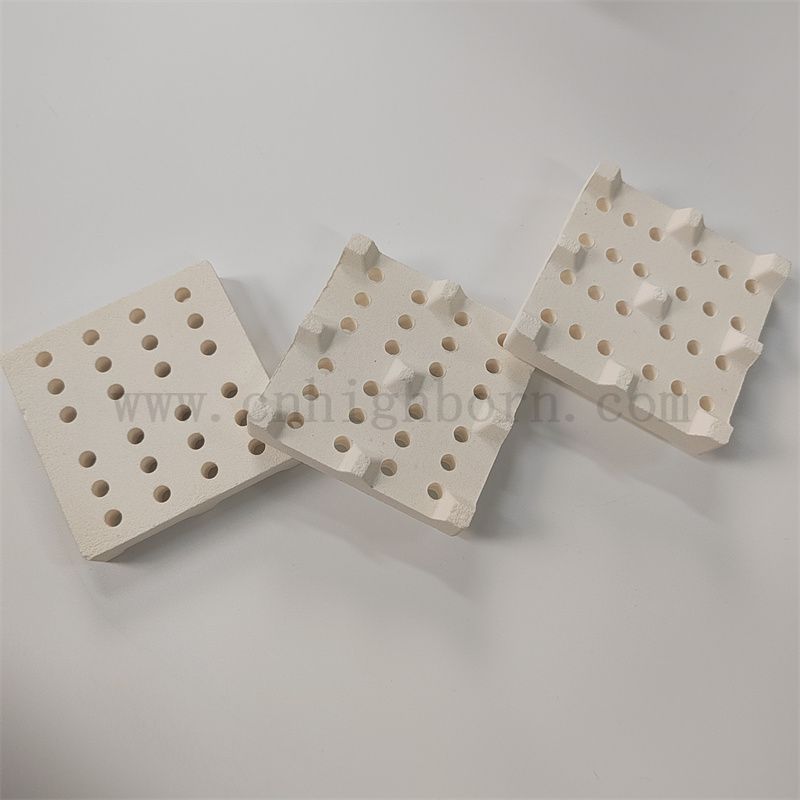 Ogniotrwałe nieregularne kordierytowe ceramiczne blokowanie izolatora odporna na zużycie mullitowej płyty furance