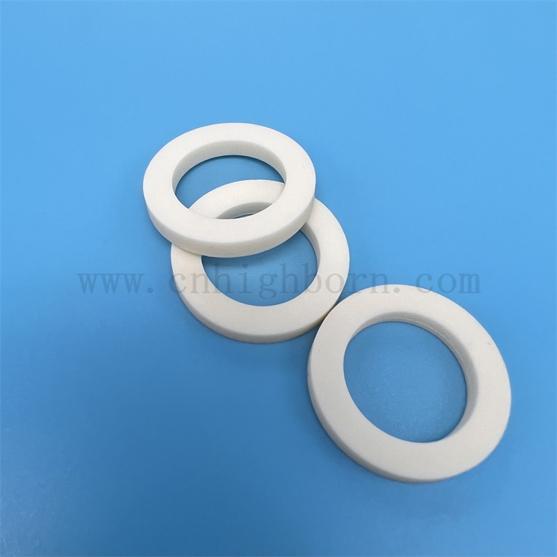 pierścień z tlenku glinu