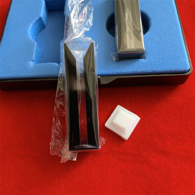 Laboratoryjne szklane oprogramowanie 1 ml komórki kwarcowej mikro kuweta z czarną ścianą kwarcową szklaną kuwetę z pokrywką