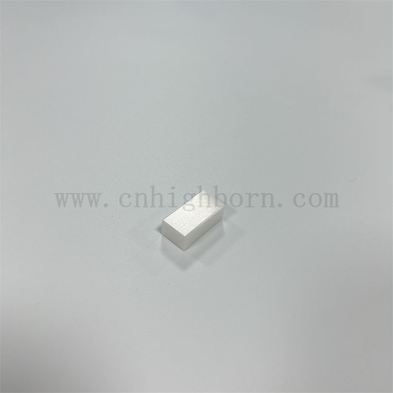 Dostosowane bloki ceramiczne o wysokiej twardości są używane do korekcji narzędzia