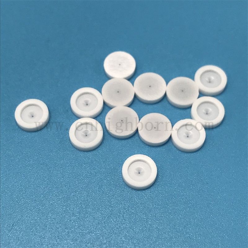 Izolator biała cyrkonia nieregularna część Stabilizowana itrum dysza z mgły ceramicznej ZRO2