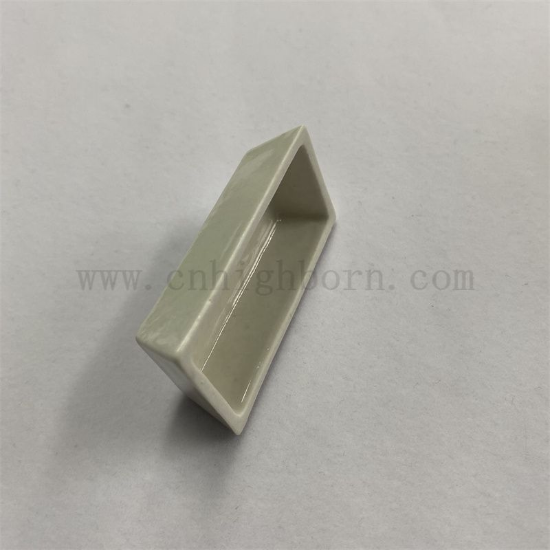 55 × 28 × 12 mm Alumina Ceramiczna Trapezoidalna łódź porcelanowa kielicha