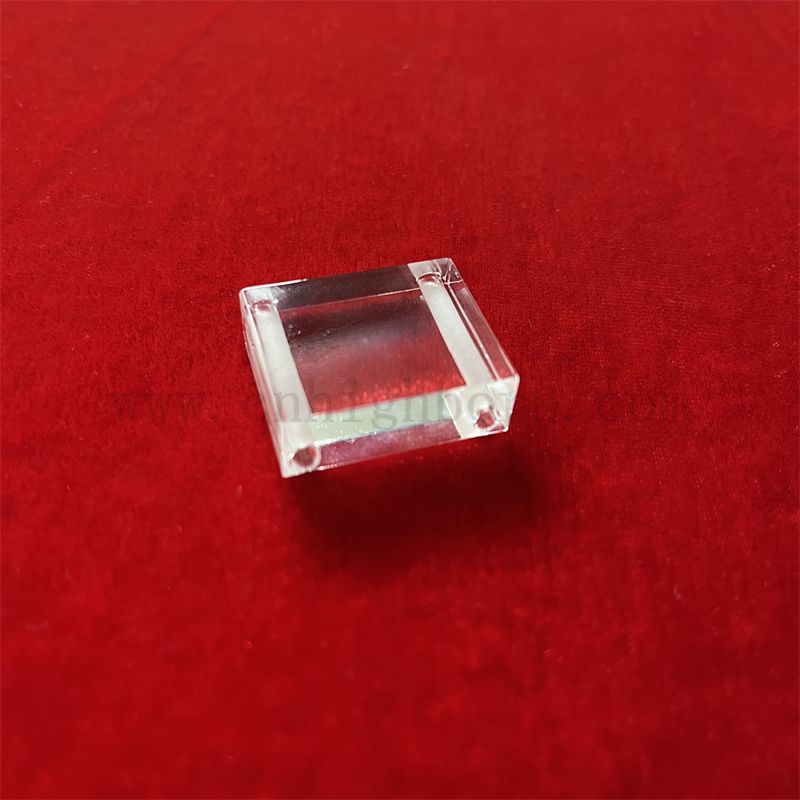 Kwadratowe polerowane polerowane kwarcowe arkusz szklany kwarcowy o wysokiej transformacji z wierceniem laserowym