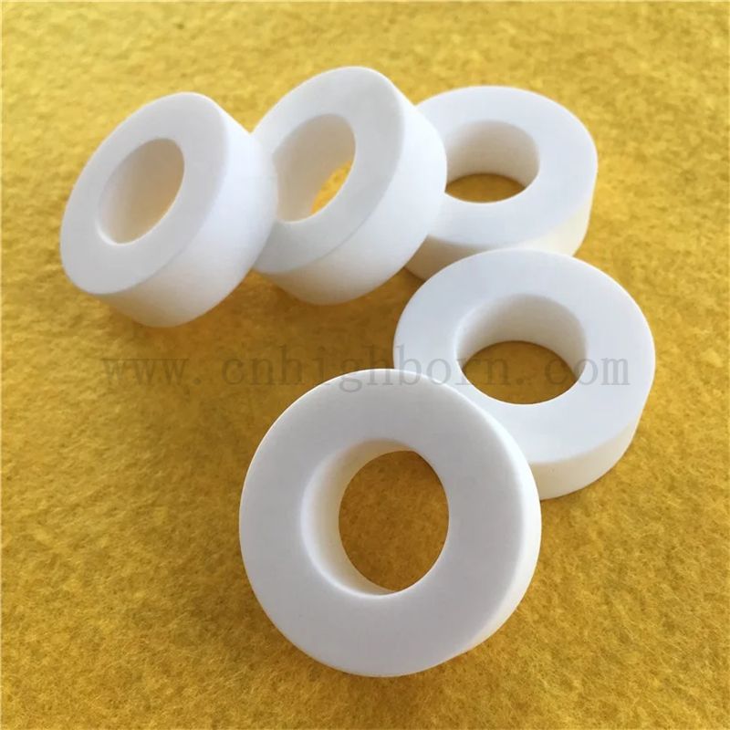 Bez porowatości maszynowy szklany ceramiczny izolator tarczowy pierścień ceramiczny Macor