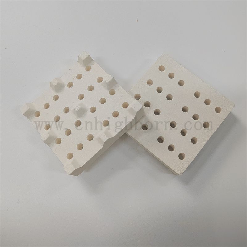 Ogniotrwałe nieregularne kordierytowe ceramiczne blokowanie izolatora odporna na zużycie mullitowej płyty furance