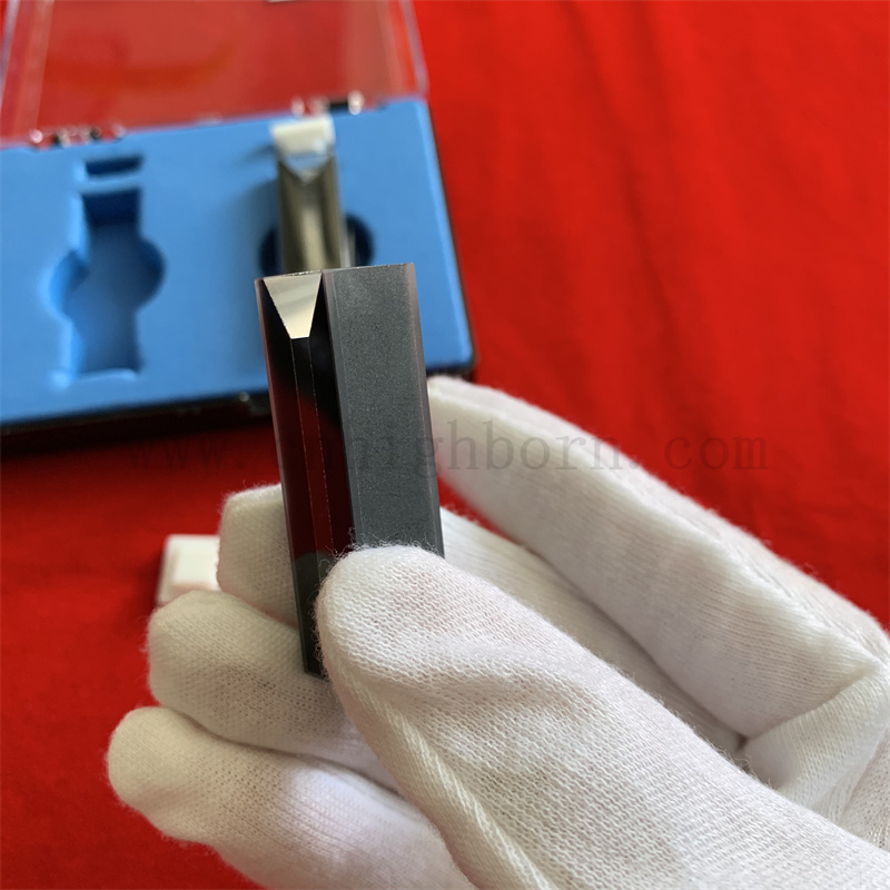 Laboratoryjne szklane oprogramowanie 1 ml komórki kwarcowej mikro kuweta z czarną ścianą kwarcową szklaną kuwetę z pokrywką