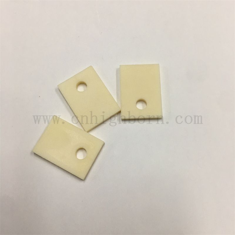 Dostosowany 96% podłoże tlenku tlenku glinu z otworem z otworem