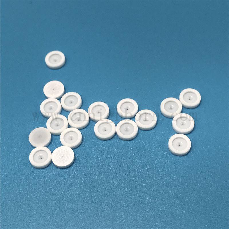 Izolator biała cyrkonia nieregularna część Stabilizowana itrum dysza z mgły ceramicznej ZRO2