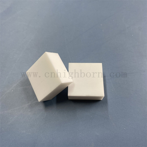 Gruby blok ceramiczny z tlenku glinu 95. Dostosowana płyta Al2O3 o wysokiej twardości