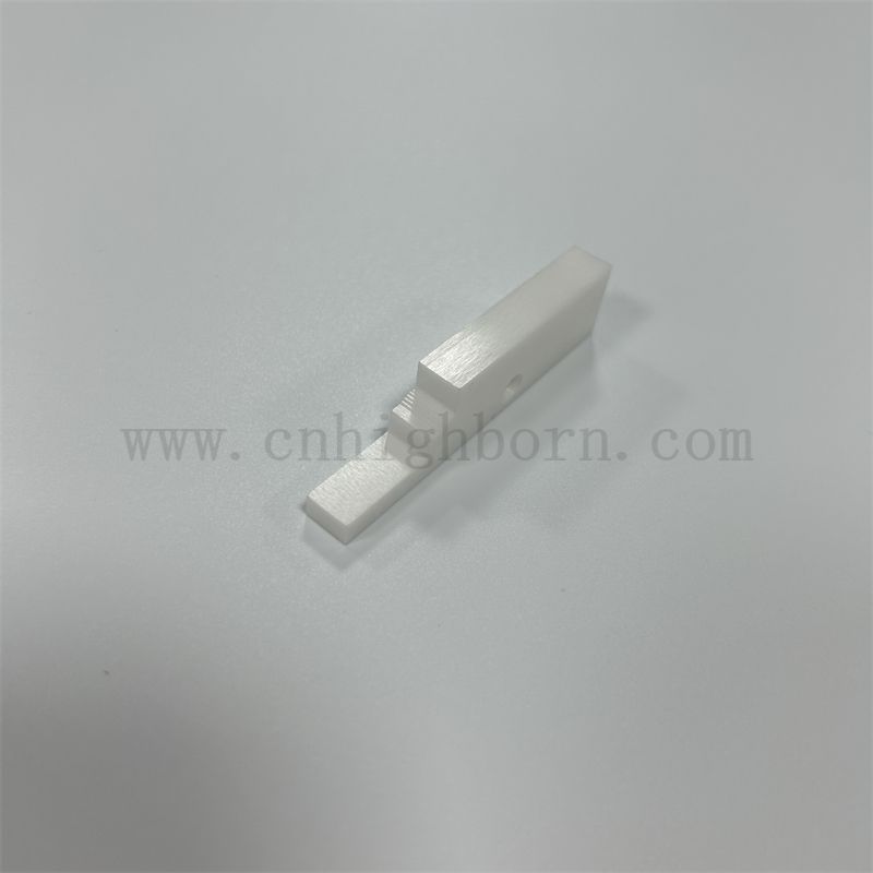 Precyzyjna obróbka niestandardowa odporna na korozję cyrkonia ceramiczna zro2 pręta z otworem