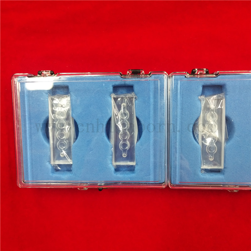 Spektrometr laboratoryjny dostosowany przezroczystą kuwetę komórkową kwarcową