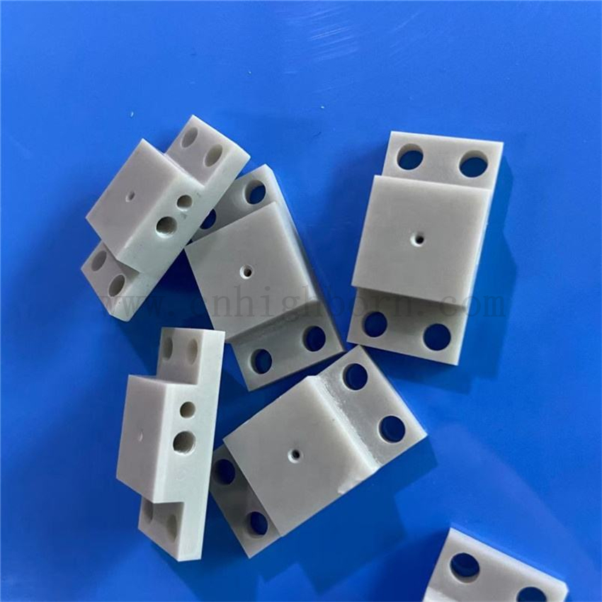 Dostosowane aluminiowe azotki ceramiczne części ALN do rozruchu ciepła 