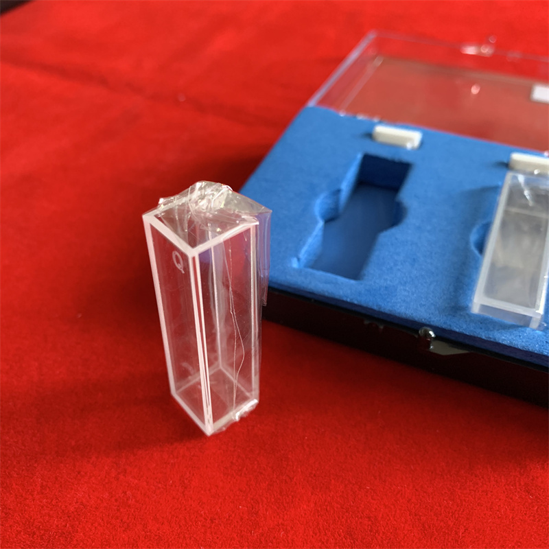 Laboratoryjne szklane oprogramowanie standardowe ogniwo fluorometru z pokrywką przezroczystą pięcio -boczną spektrofotometr szkła kwarcowego