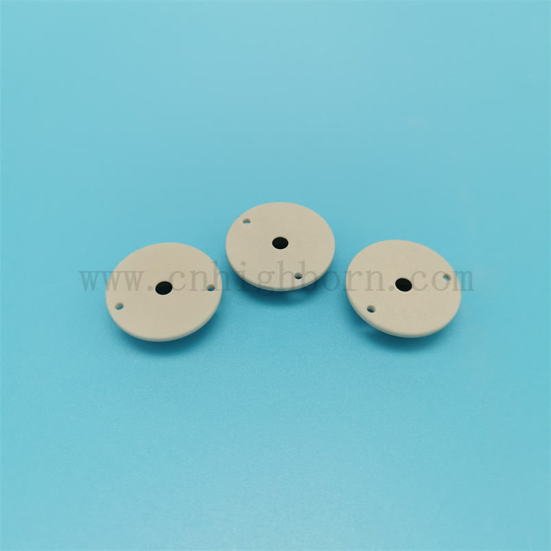 Precyzyjna obróbka obróbka ALN Aluminium azotku ceramiczna podkładka izolacyjna 