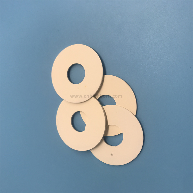 Naturalny diatomitowy porowaty dysk filtracyjny Diatomitowy pierścień ceramiczny