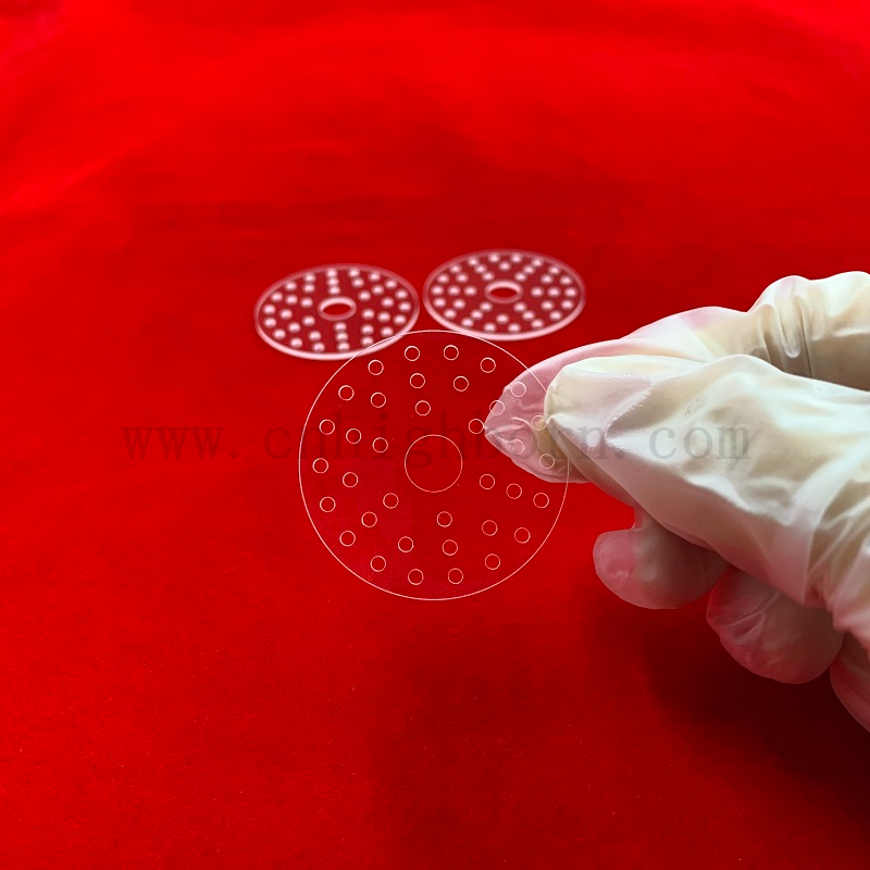 Dostosowane polerowanie perforowaną przezroczystą laserową płytkę krzemionkową kwarcową kwarcową