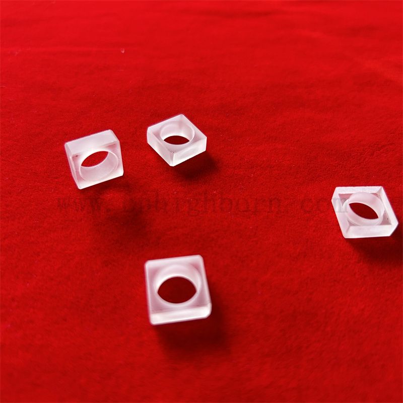  Dostosowany kształt odporność na ciepło Półprzezroczystą kwadratową kwarcową szklaną płytkę