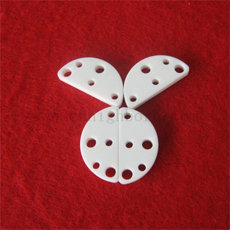 Szklany szklany szklany nieregularny talerz macor część izolatora macor