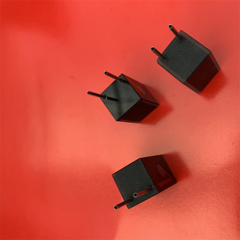 10 mm Ścieżka światła 0,03 ml optyczna komórka przepływu szklanego czarna kwarcowa kuwetka