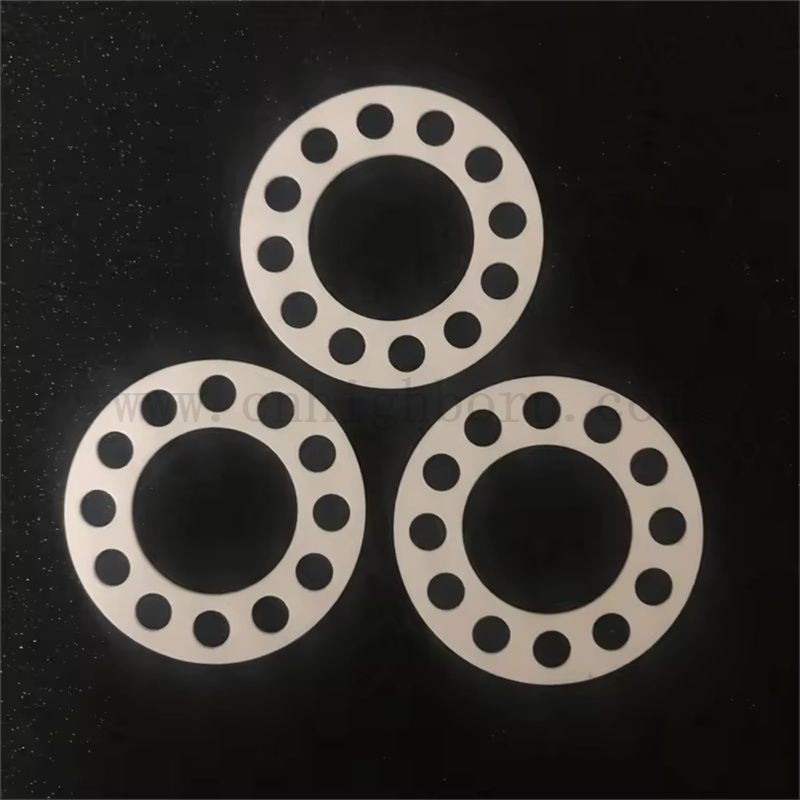  Odporność na zużycie w wysokiej temperaturze 99% AL2O3 płyta aluminiowa dysk ceramiczny z otworami