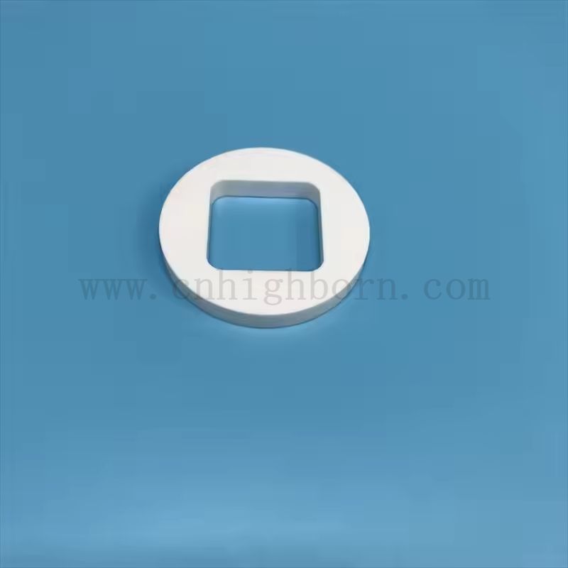 pierścień z tlenku glinu