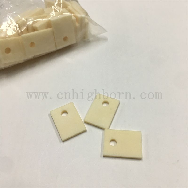 Dostosowany 96% podłoże tlenku tlenku glinu z otworem z otworem