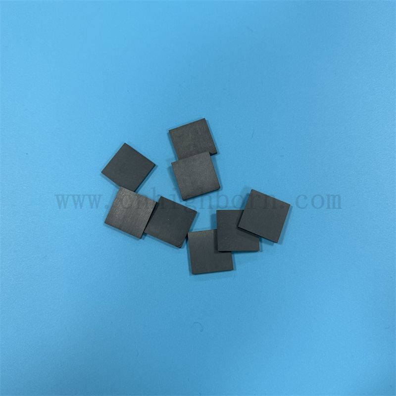 Dostosowany czarny cyklonia nieregularna izolator części płytki ZRO2 Ceramiczna