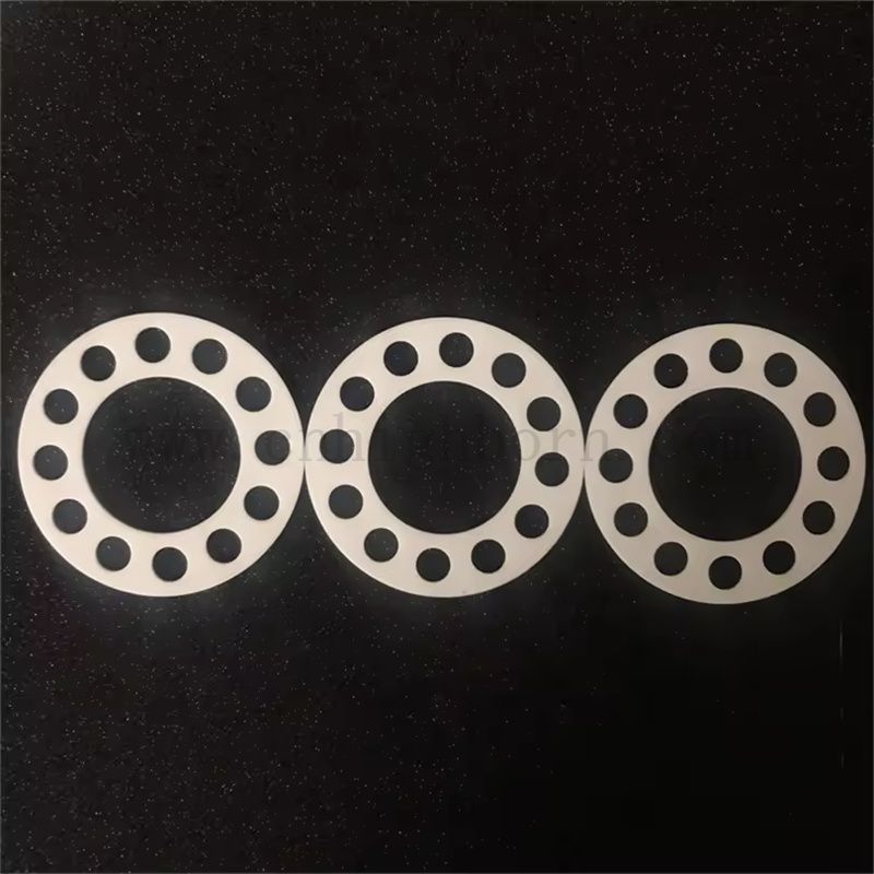  Odporność na zużycie w wysokiej temperaturze 99% AL2O3 płyta aluminiowa dysk ceramiczny z otworami