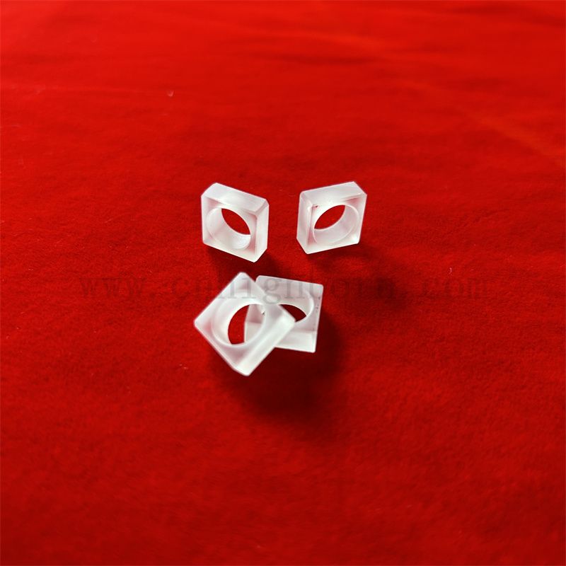  Dostosowany kształt odporność na ciepło Półprzezroczystą kwadratową kwarcową szklaną płytkę