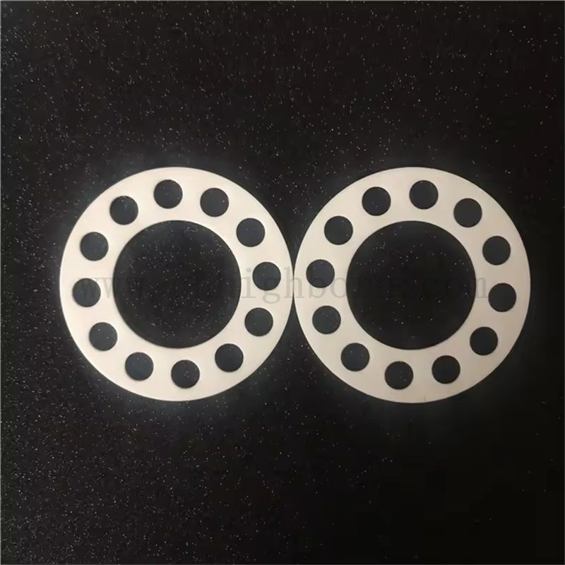  Odporność na zużycie w wysokiej temperaturze 99% AL2O3 płyta aluminiowa dysk ceramiczny z otworami