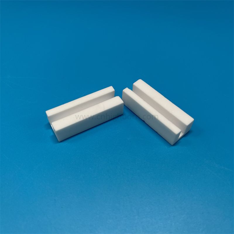 Dostosowana część ceramiczna z bloku mulitowego Cordierite z rowkiem