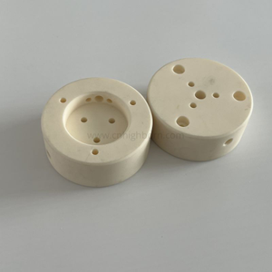 Precyzyjnie obrobiony dysk ceramiczny z 95% tlenku glinu z otworami