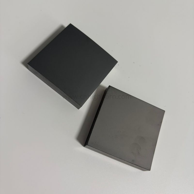Odporny na uderzenia panel ceramiczny SiC o niestandardowym rozmiarze
