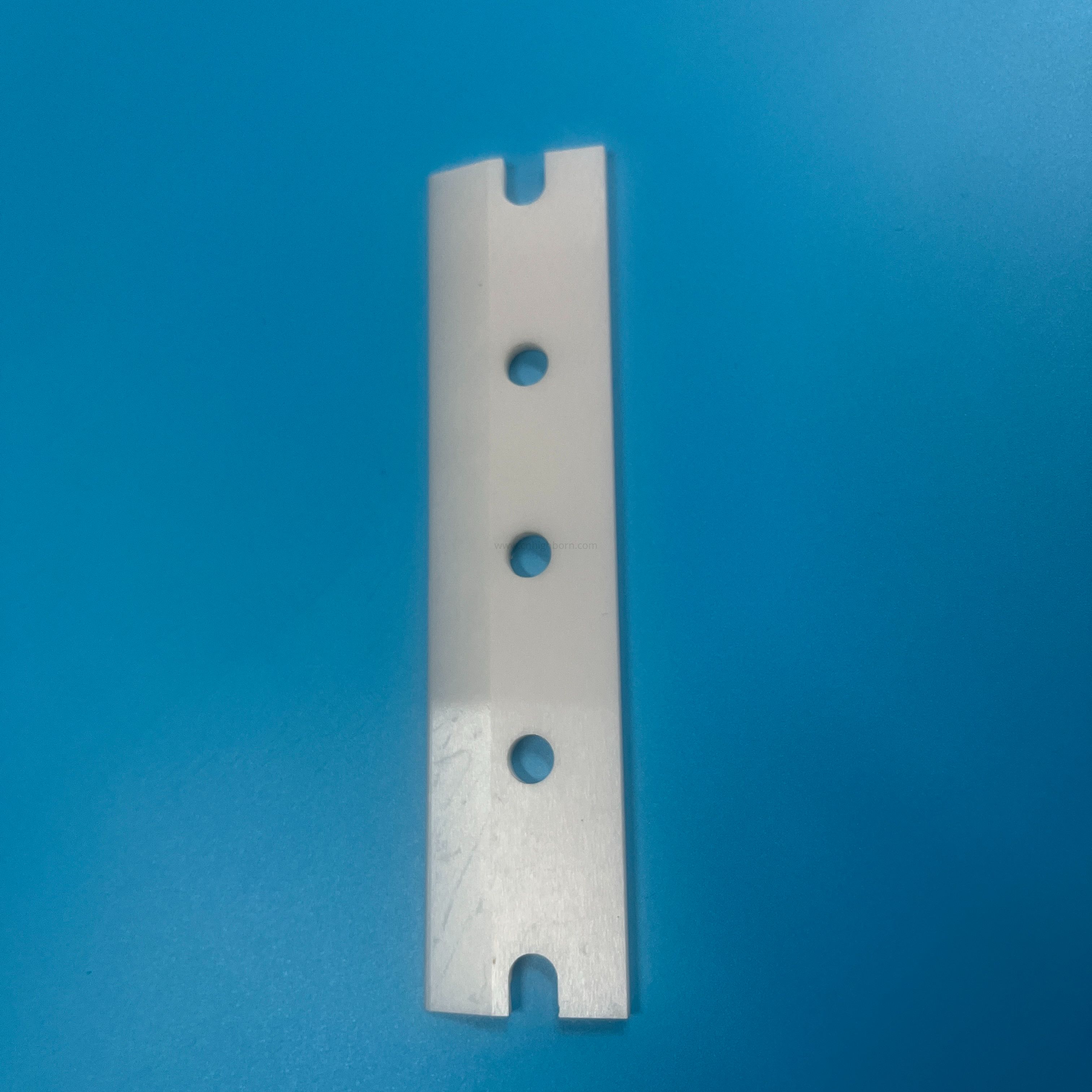 Arkusz ceramiczny z tlenku cyrkonu o gramaturze 6,05 g/cm3