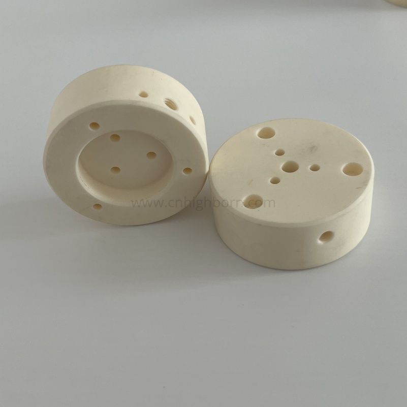 Okrągły blok ceramiczny z tlenku glinu obrabiany CNC 99,5% Al2o3
