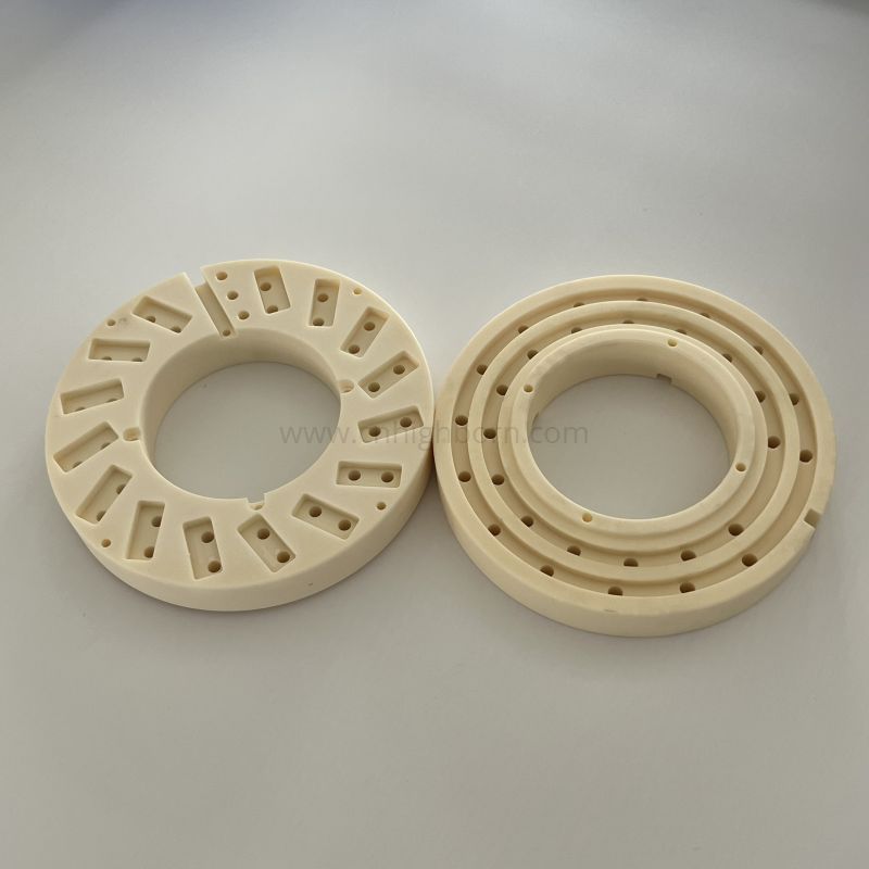 Obrabiany CNC pierścień ceramiczny wykonany z 99% tlenku glinu Al2O3