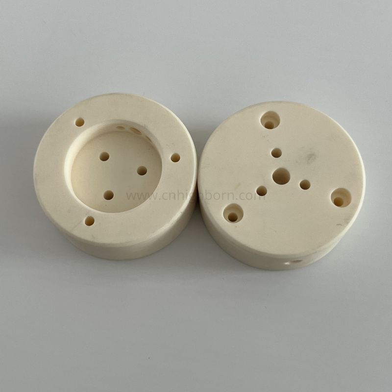Precyzyjnie obrobiony dysk ceramiczny z 95% tlenku glinu z otworami